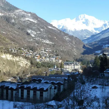 Pour 4 Pers. Avec Balcon, Parking Et Wifi, à Deux Pas Des Thermes Et Du Centre Village - Fr-1-512-212 Appartement
