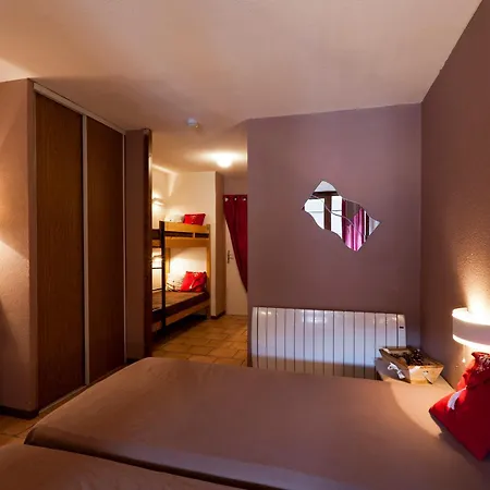 Pour 4 Pers. Avec Balcon, Parking Et Wifi, à Deux Pas Des Thermes Et Du Centre Village - Fr-1-512-212 Appartement