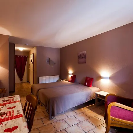 Pour 4 Pers. Avec Balcon, Parking Et Wifi, à Deux Pas Des Thermes Et Du Centre Village - Fr-1-512-212 *