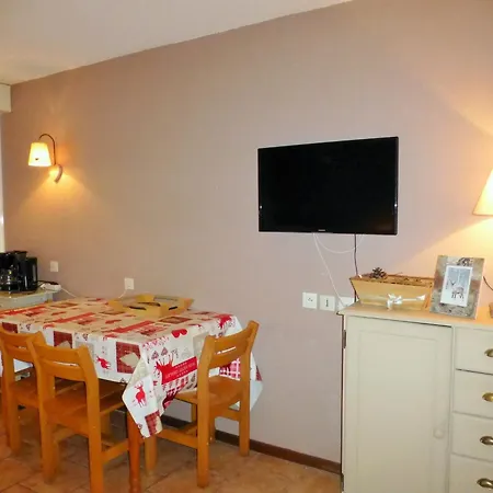 Pour 4 Pers. Avec Balcon, Parking Et Wifi, à Deux Pas Des Thermes Et Du Centre Village - Fr-1-512-212 *